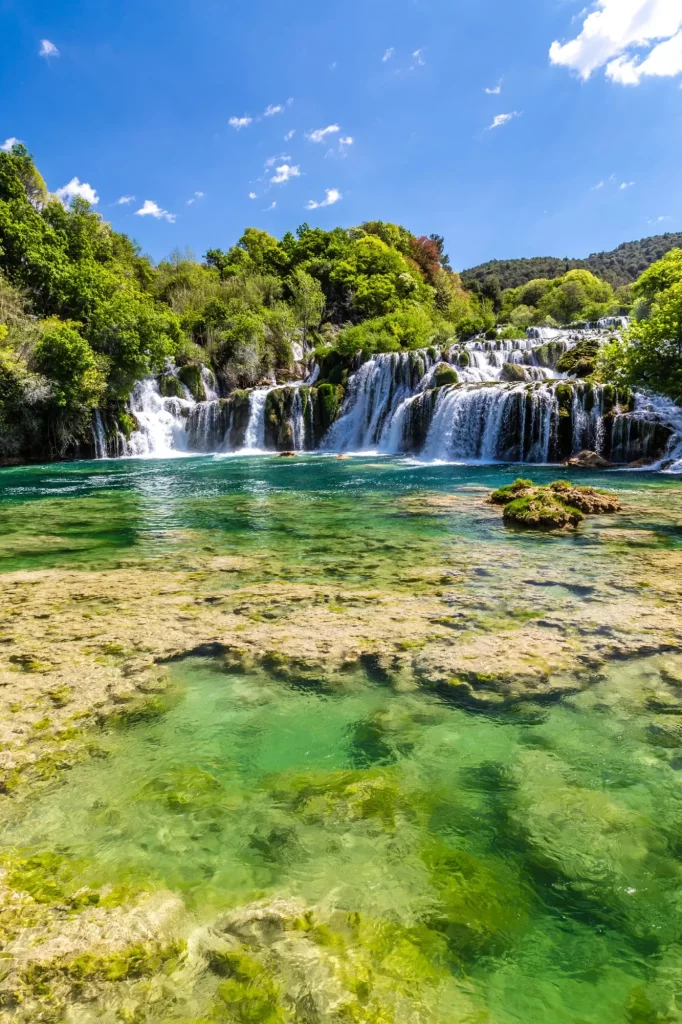 Vandfald i Krka Nationalpark - Dalmatien, Kroatien